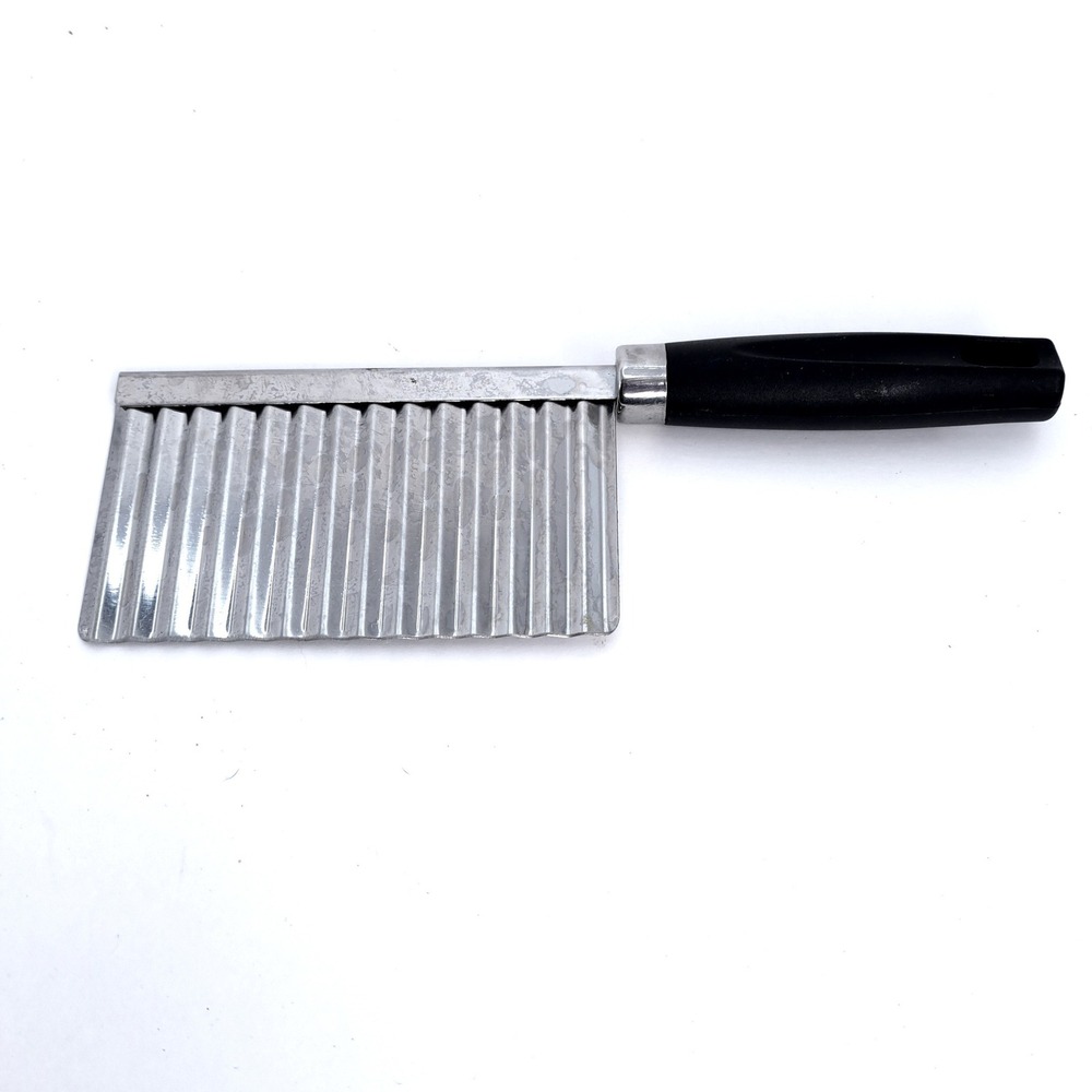 Vintage Crinkle Cutter Wavy Vegetable Slicer Knife 7.5in Kitchen Tool Retro